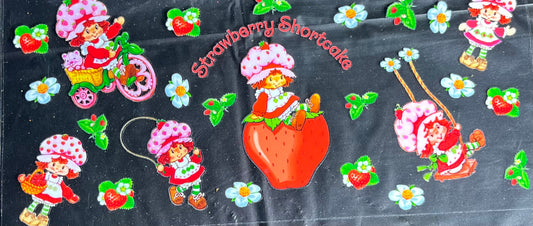 Strawberry Shortcake 🍰 Sitting On An Apple(UV DTF)