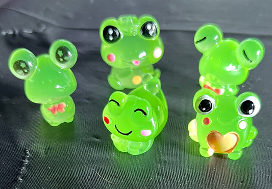 Glow In The Dark frogs 🐸 (BEADS)