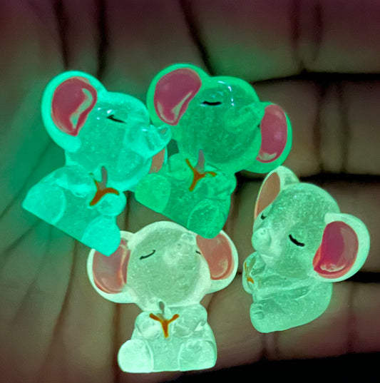 Glow In The Dark Elephants 🐘 (BEADS)